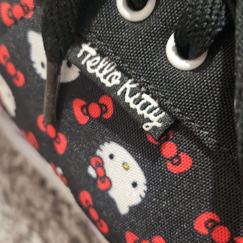 The Hello Kitty X Heelys Collaboration Size 8 - Picture 10 of 12